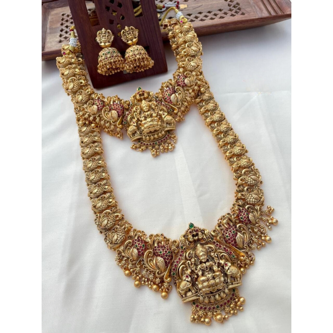 Gold Elegant Temple Bridal Jewellery Set SNK030