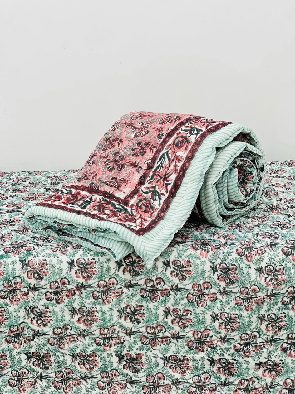 Reversible Single Bed Hand Quilt/Ac Comforter JH028